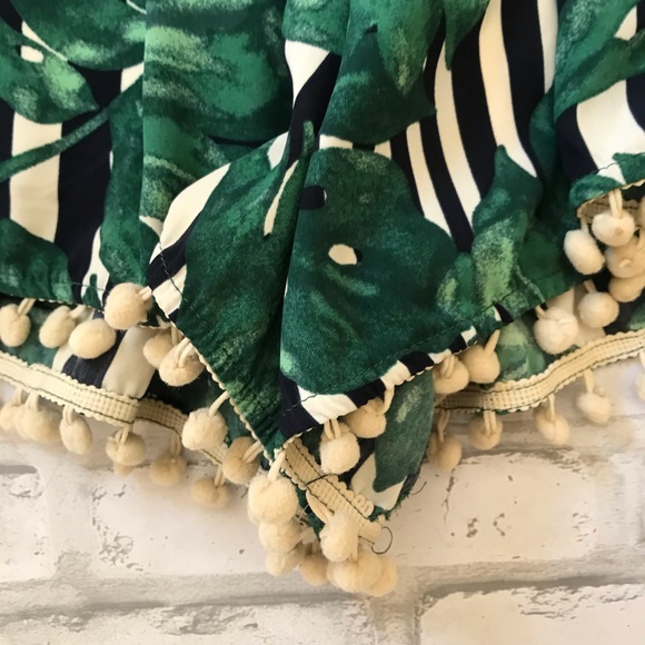 Tropical Flowy Shorts - Picture 5 of 7